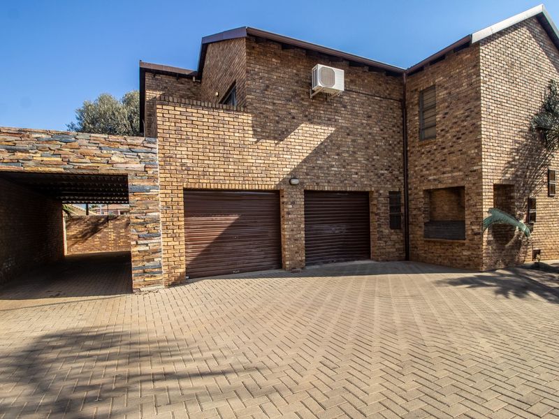 House For Sale in Green Acres Estate - Photo 2