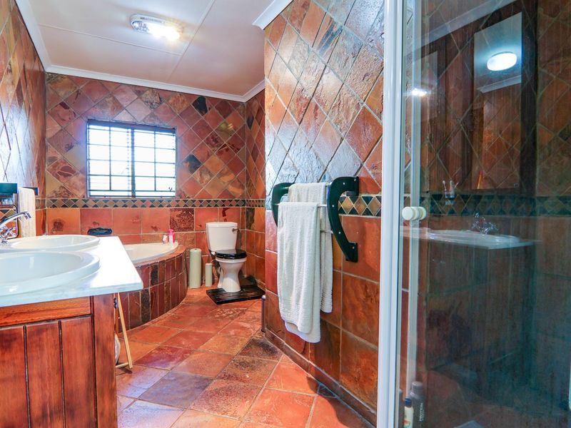 Townhouse For Sale in Eldoraigne - Photo 5