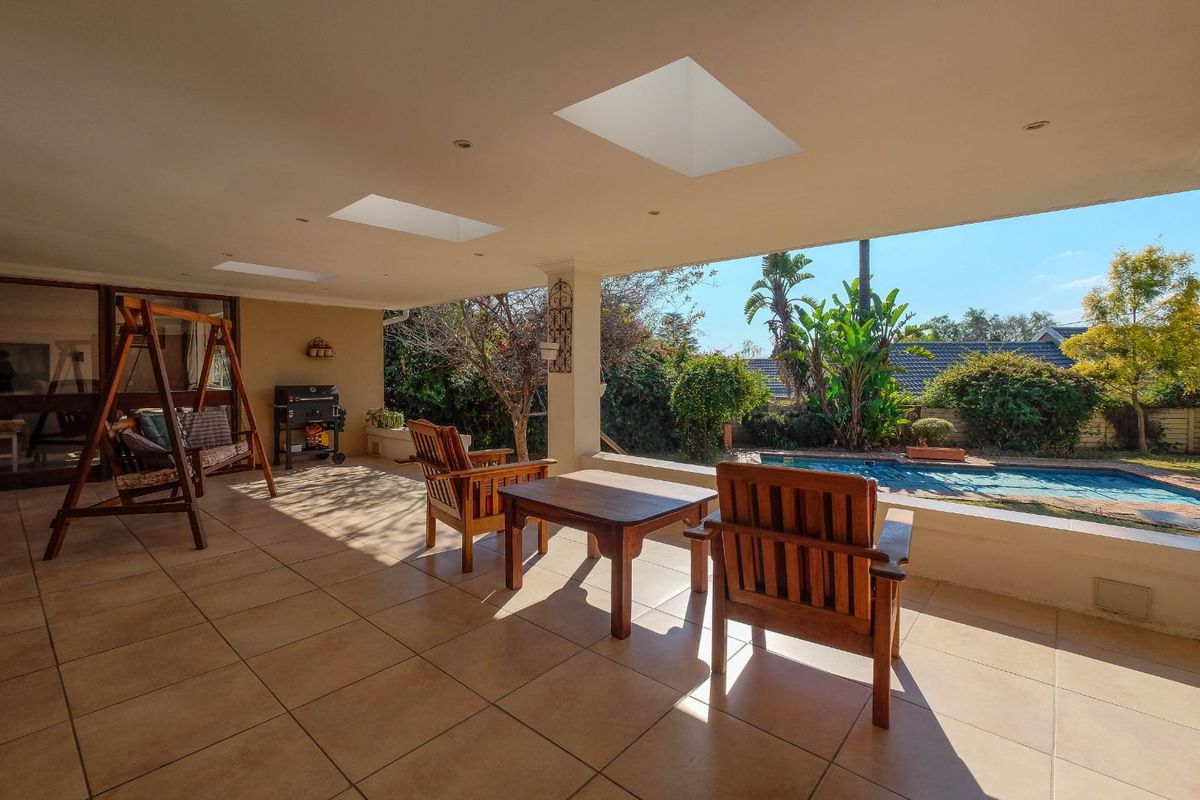 House For Sale in Wendywood - Photo 2