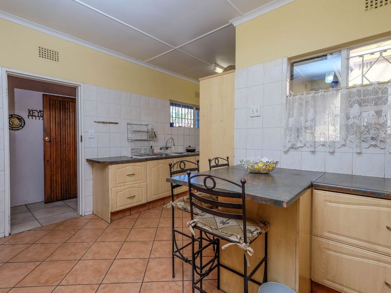 House For Sale in Wendywood - Photo 10