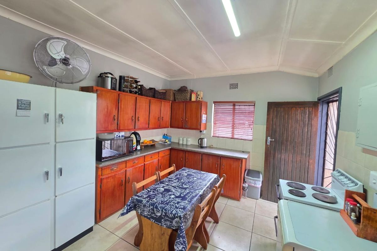 House For Sale in Beaconsfield - Photo 5