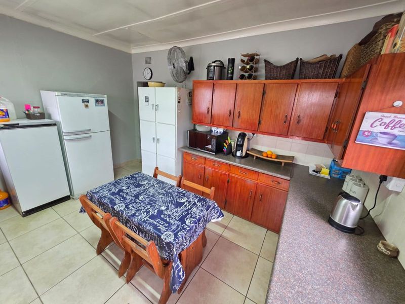 House For Sale in Beaconsfield - Photo 7