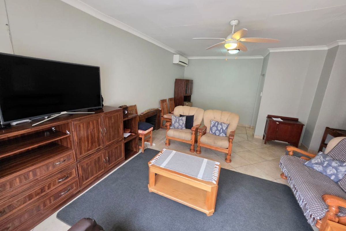 House For Sale in Beaconsfield - Photo 3