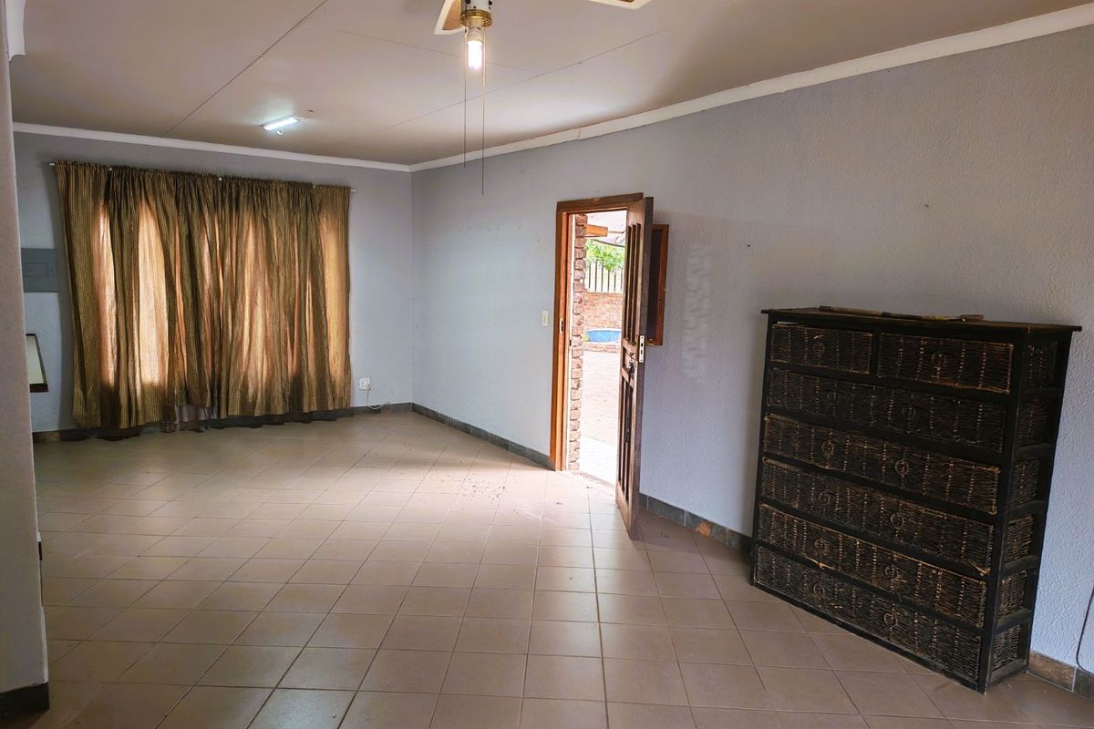 House For Sale in Modimolle Central - Photo 4