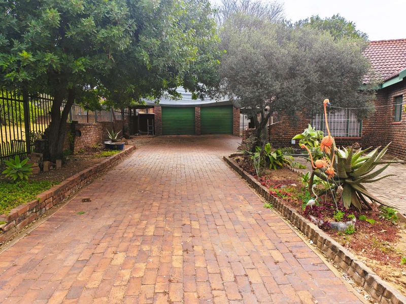 House For Sale in Modimolle Central - Photo 2