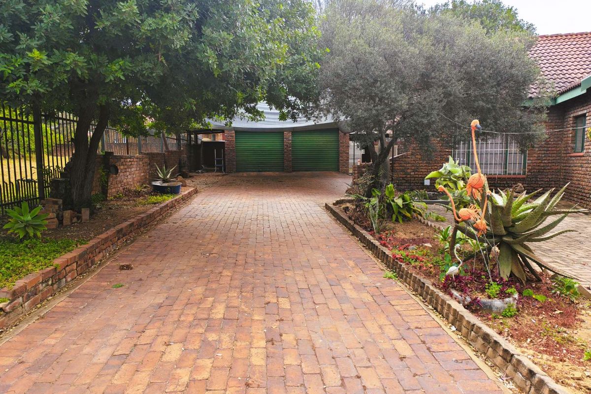 House For Sale in Modimolle Central - Photo 2