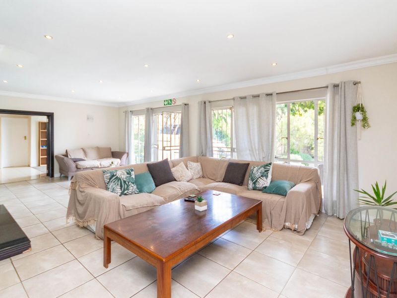 House For Sale in Bryanston - Photo 7