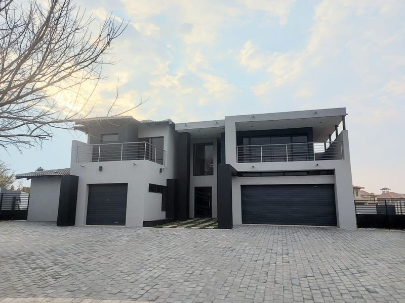 House For Sale in Savannah Country Estate - Photo 2