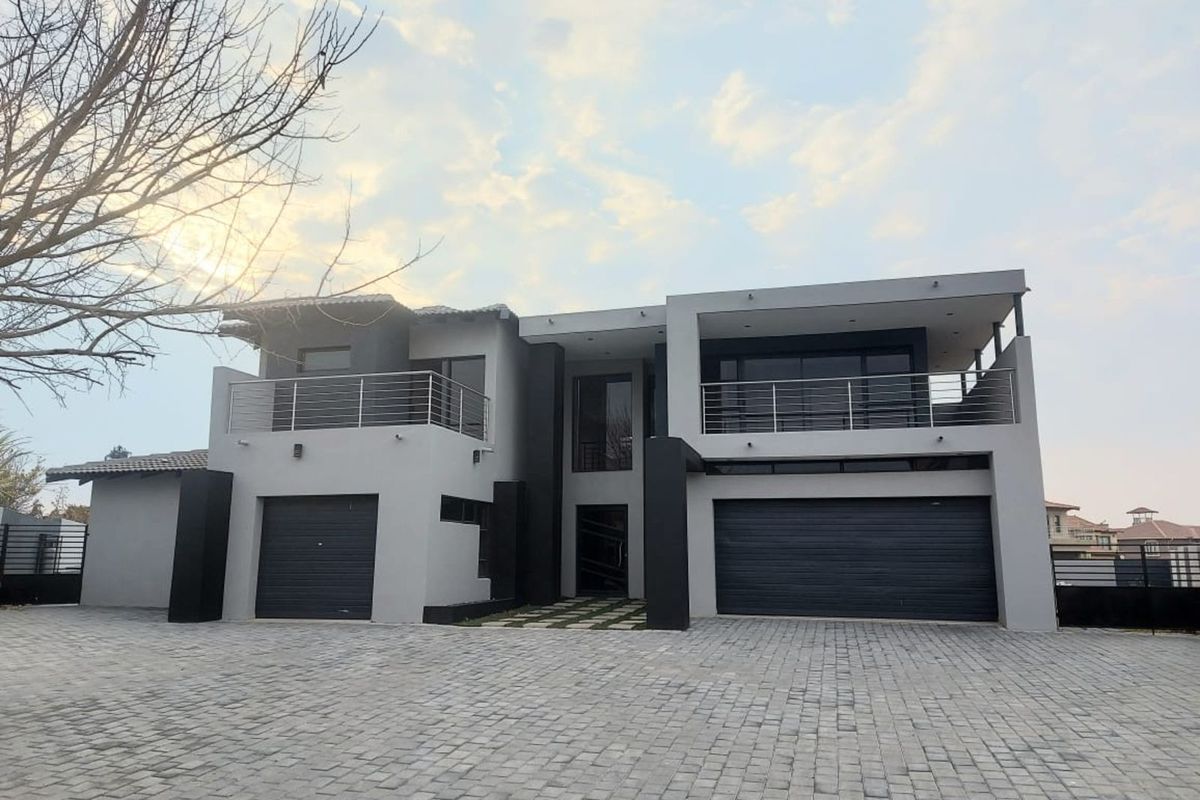 House For Sale in Savannah Country Estate - Photo 2