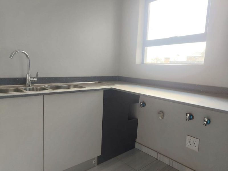 House For Sale in Savannah Country Estate - Photo 8