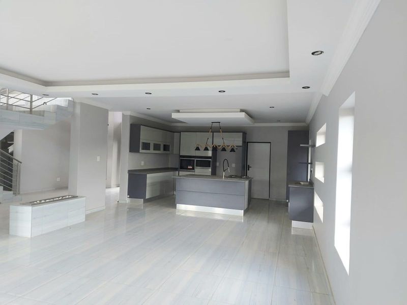 House For Sale in Savannah Country Estate - Photo 7