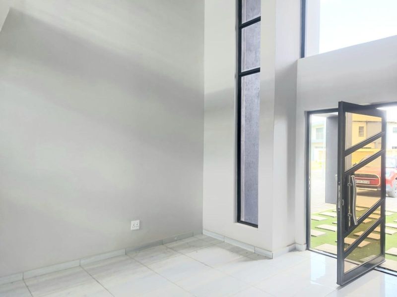 House For Sale in Savannah Country Estate - Photo 3