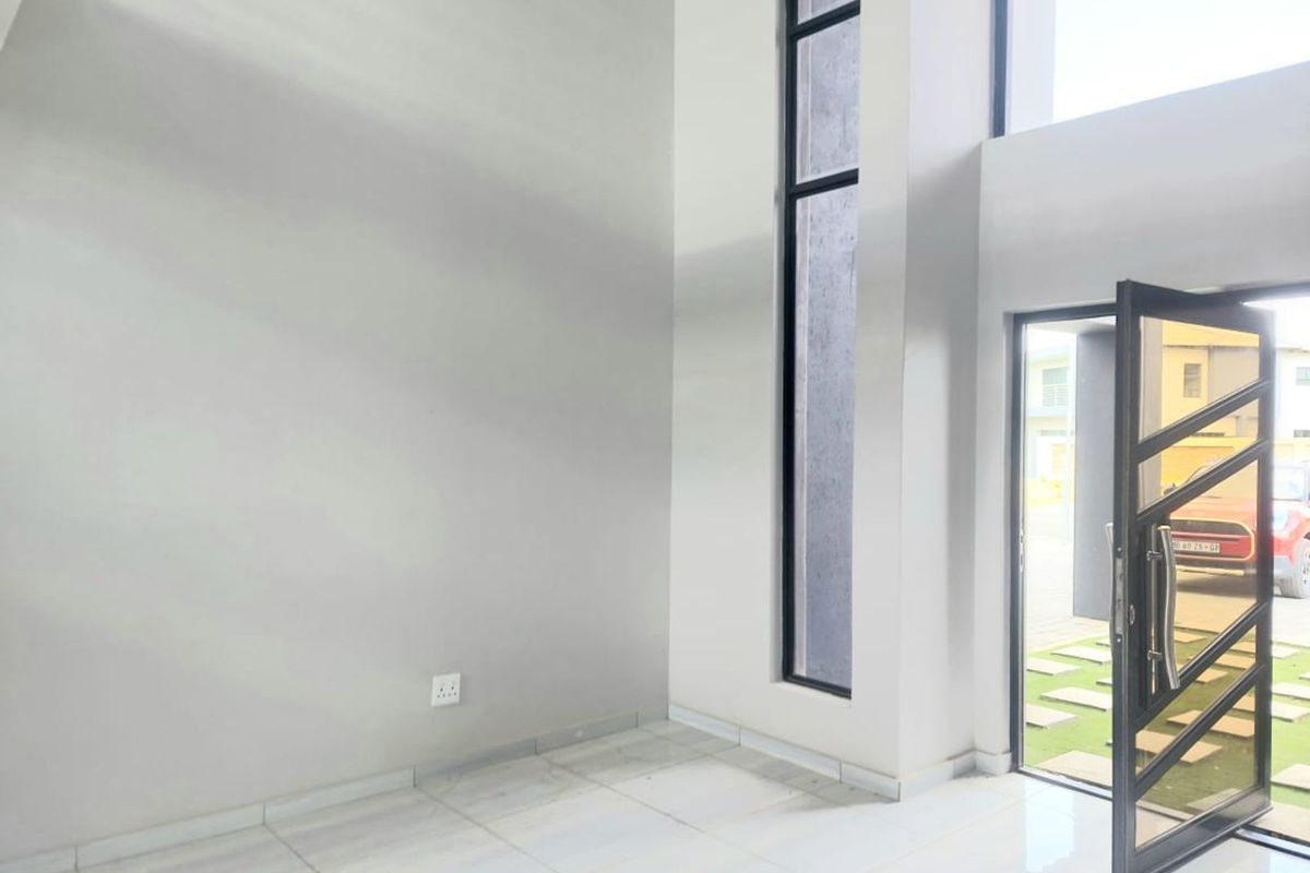 House For Sale in Savannah Country Estate - Photo 3