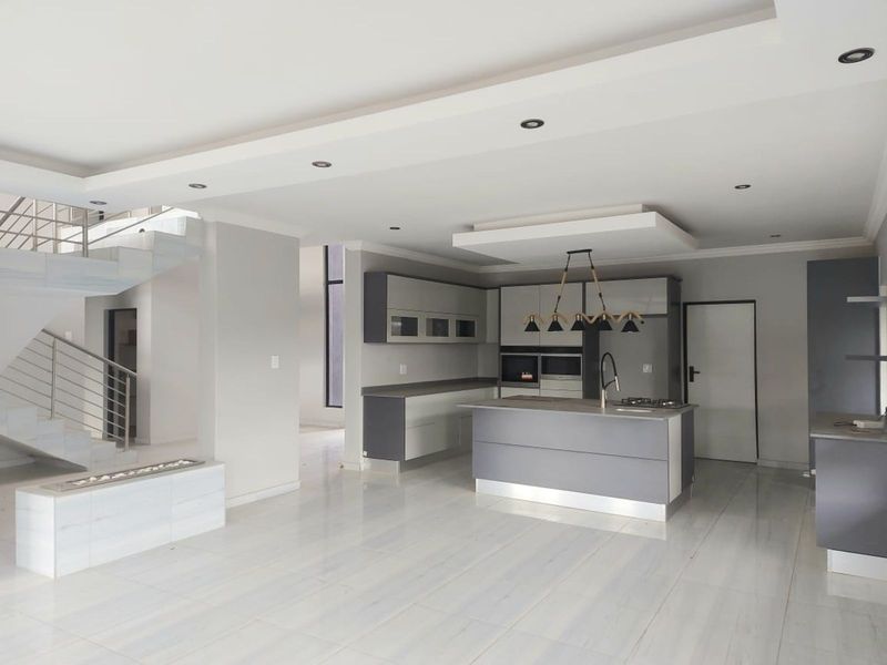 House For Sale in Savannah Country Estate - Photo 4