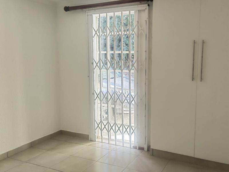 Apartment To Rent in Beverley Gardens - Photo 3