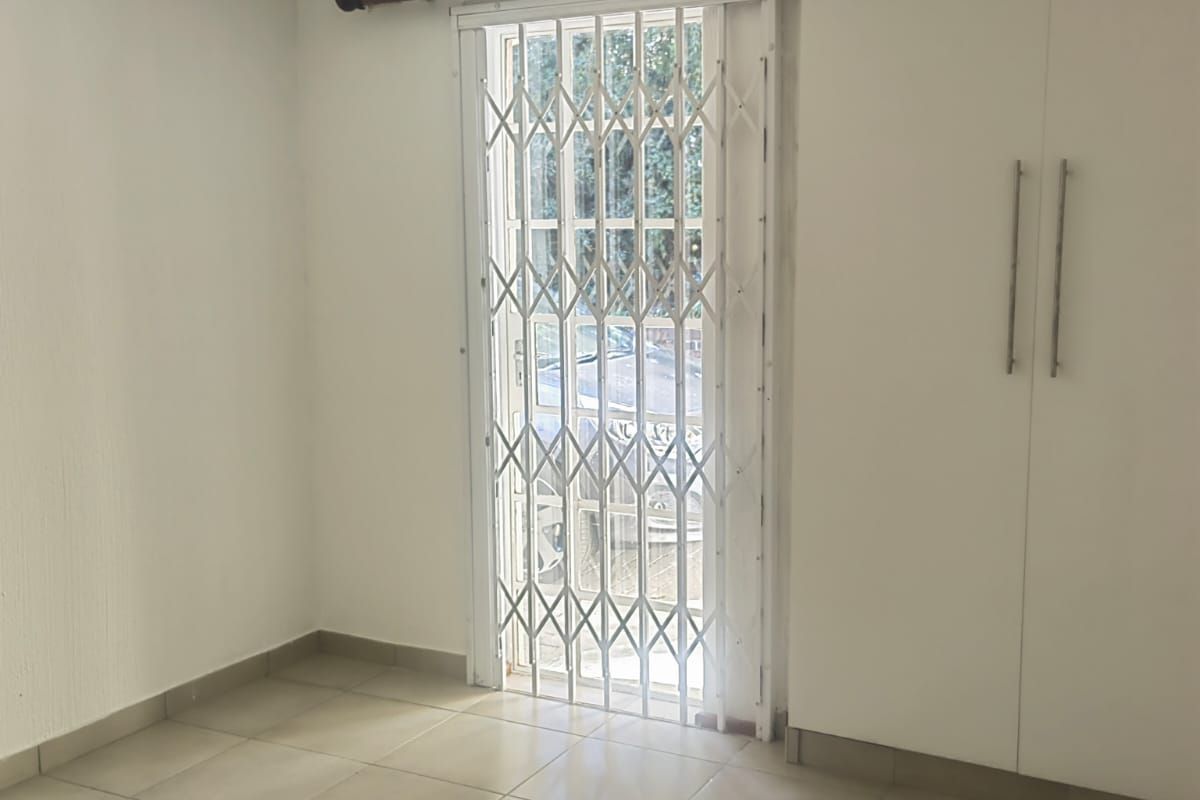 Apartment To Rent in Beverley Gardens - Photo 3