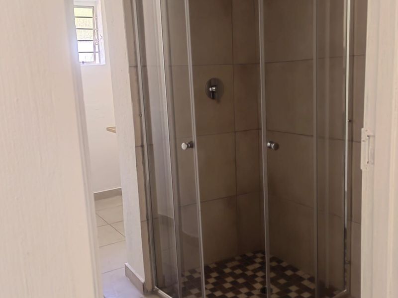 Apartment To Rent in Beverley Gardens - Photo 4