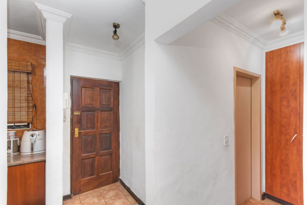 Apartment For Sale in Observatory - Photo 2