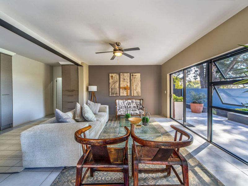 House For Sale in Waterkloof - Photo 2