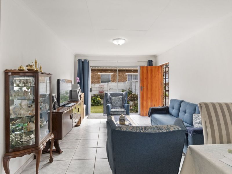 Townhouse For Sale in Honeydew Ridge - Photo 2