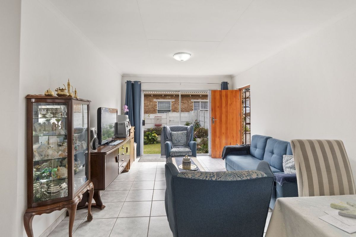 Townhouse For Sale in Honeydew Ridge - Photo 2