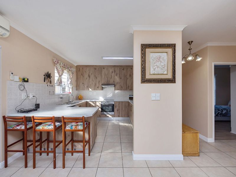 House For Sale in Sunningdale - Photo 10