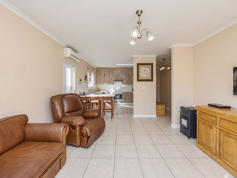 House For Sale in Sunningdale - Photo 7