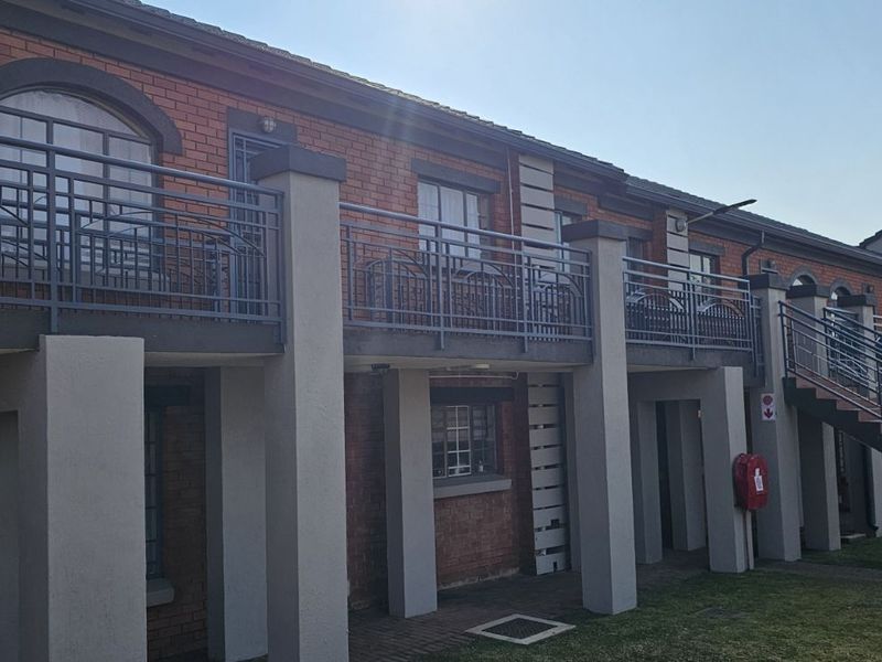 Townhouse For Sale in Mooikloof Ridge - Photo 10