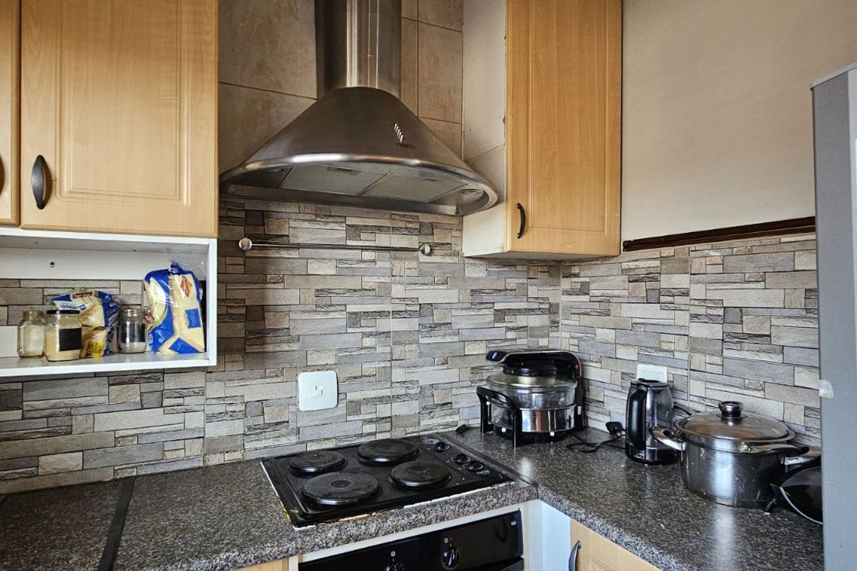 Townhouse For Sale in Mooikloof Ridge - Photo 2