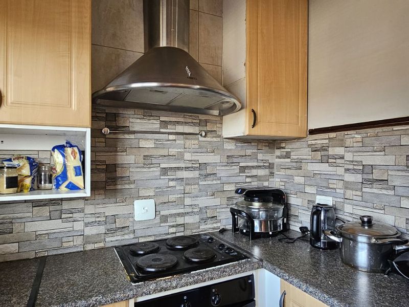 Townhouse For Sale in Mooikloof Ridge - Photo 2