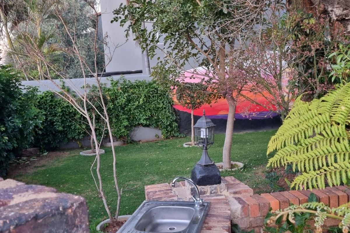Apartment For Sale in Northgate - Photo 4