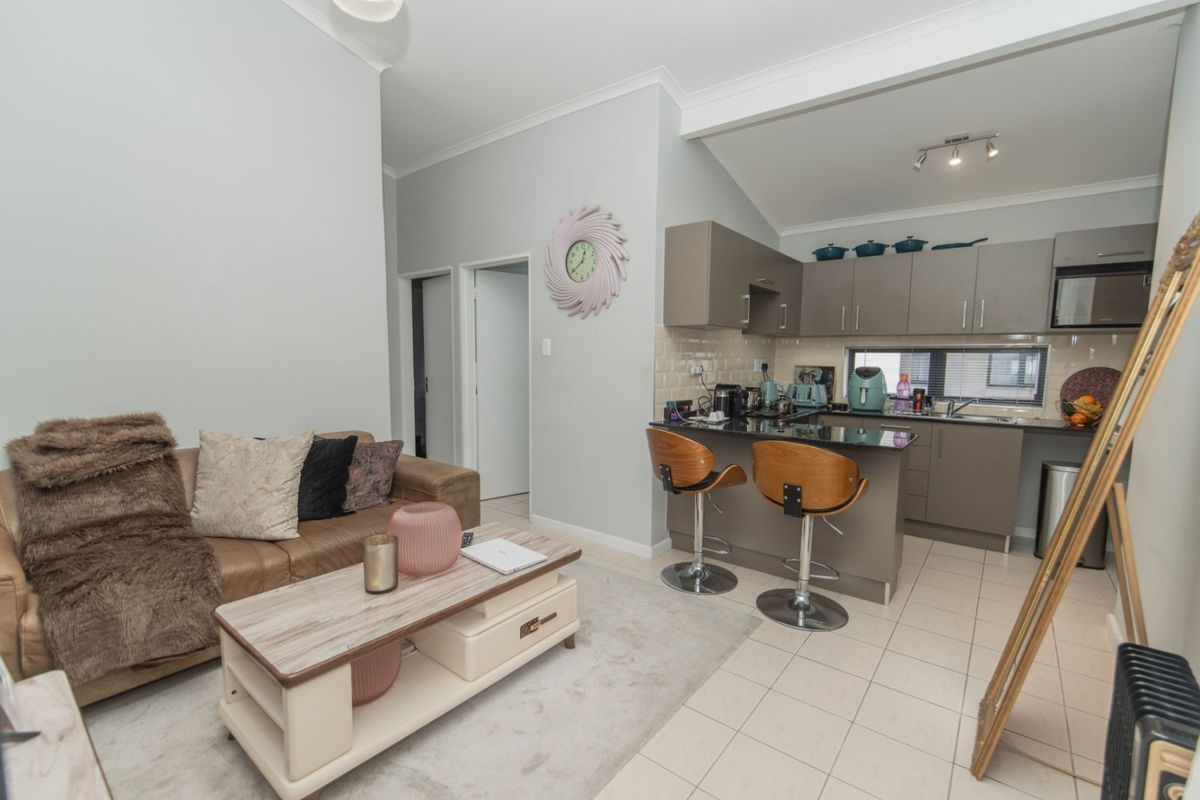 House For Sale in Parsonsvlei - Photo 4