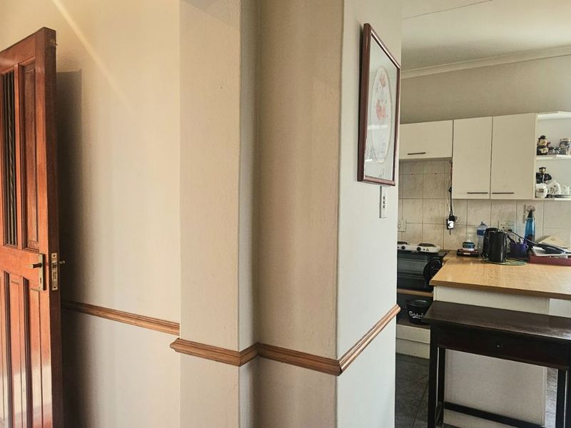 Townhouse For Sale in Kabega - Photo 4