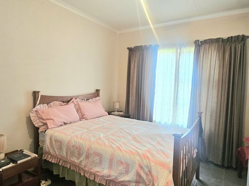 Townhouse For Sale in Kabega - Photo 9