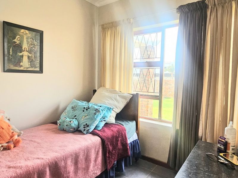 Townhouse For Sale in Kabega - Photo 7