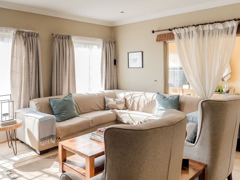 House For Sale in Equestria - Photo 6