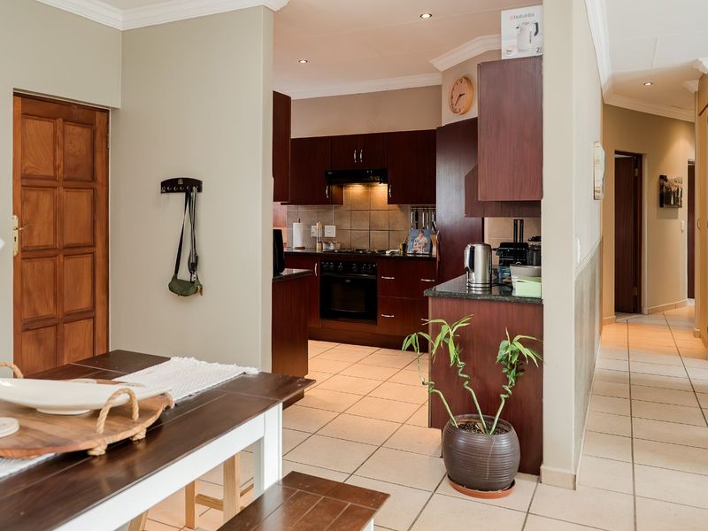 House For Sale in Equestria - Photo 3