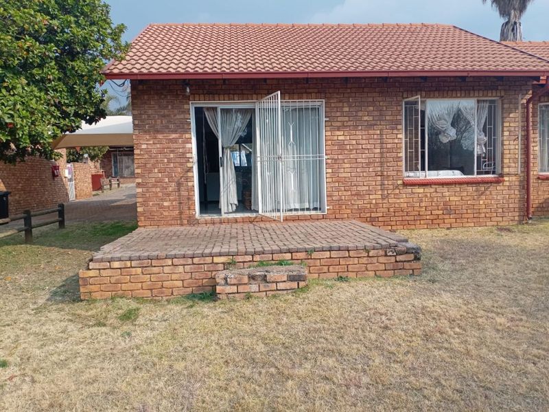 Townhouse For Sale in Georginia - Photo 9