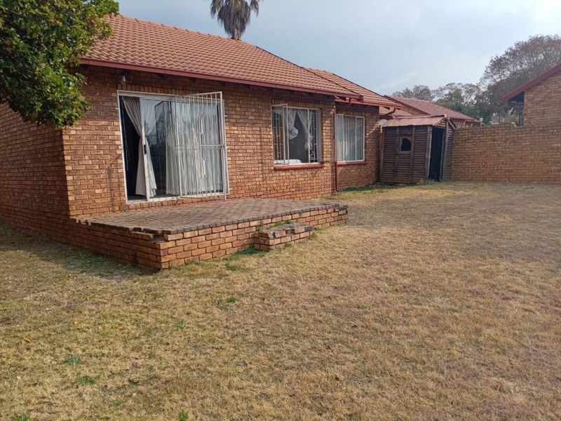 Townhouse For Sale in Georginia - Photo 10