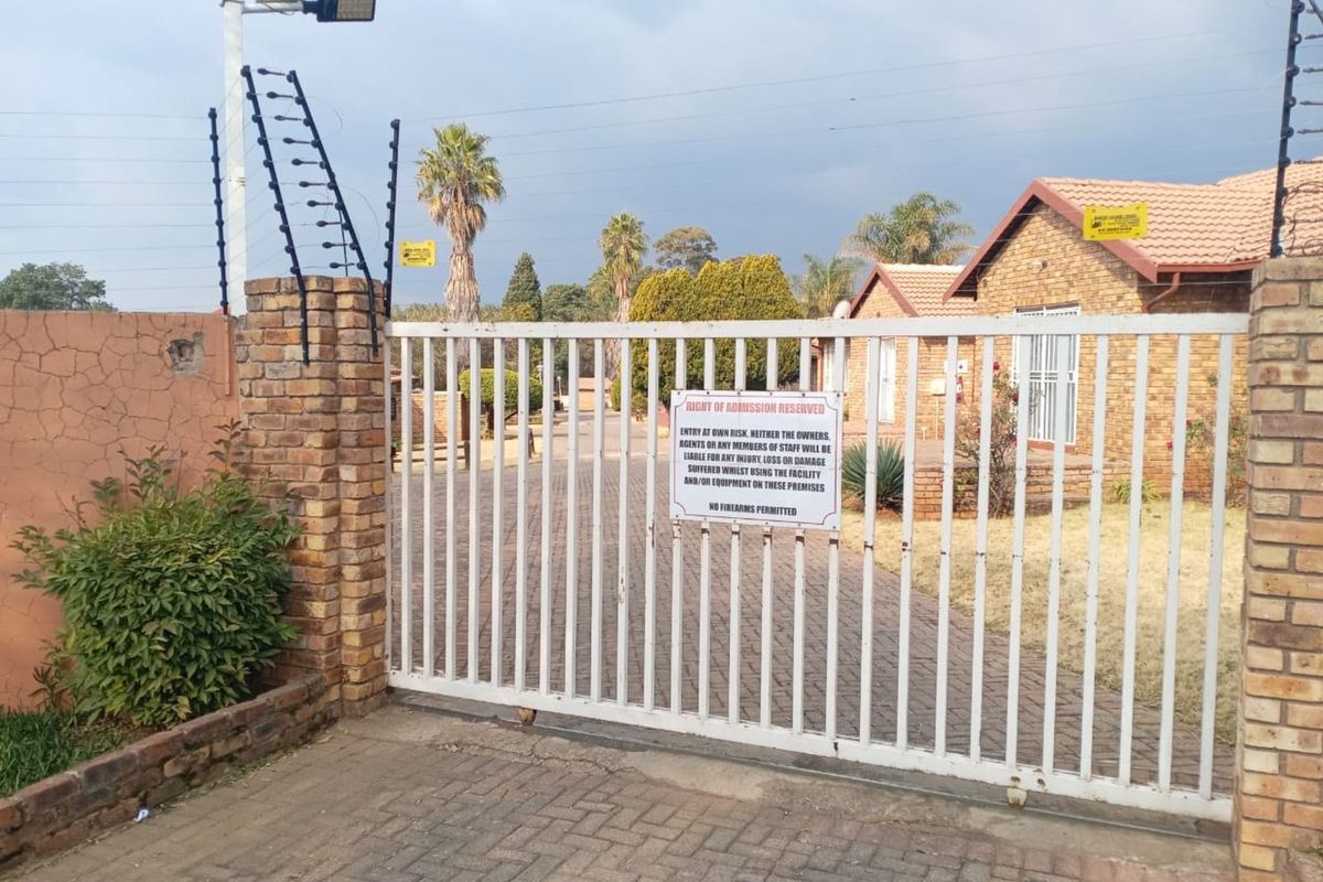 Townhouse For Sale in Georginia - Photo 5