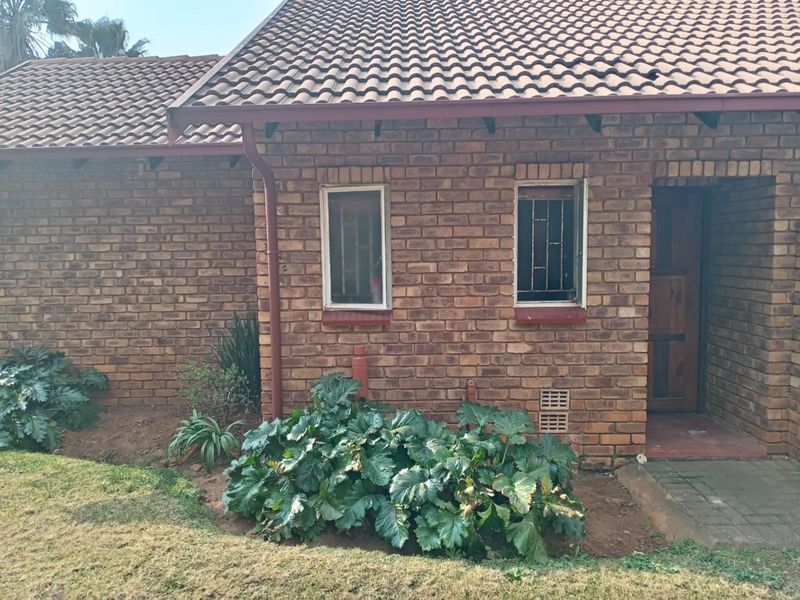 Townhouse For Sale in Georginia - Photo 7