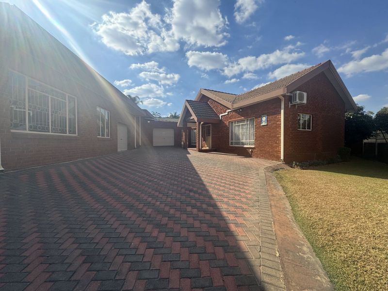 House For Sale in Laudium Ext 3 - Photo 5