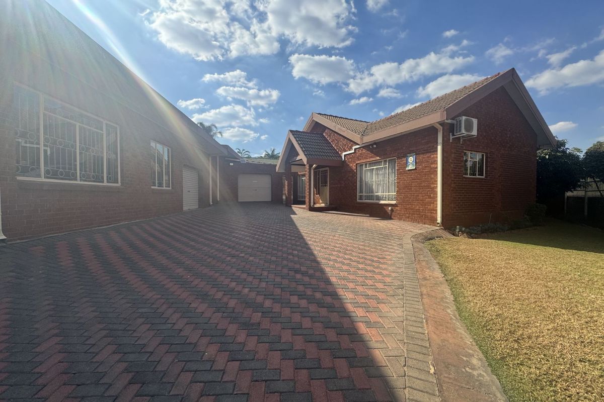 House For Sale in Laudium Ext 3 - Photo 5