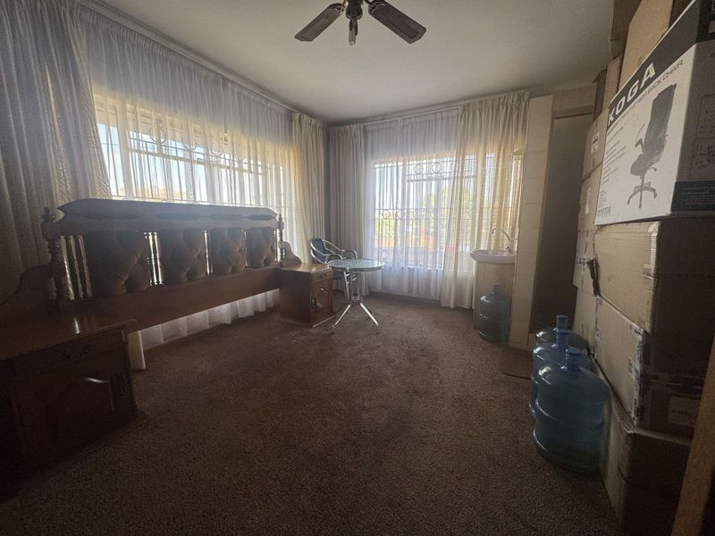 House For Sale in Laudium Ext 3 - Photo 7