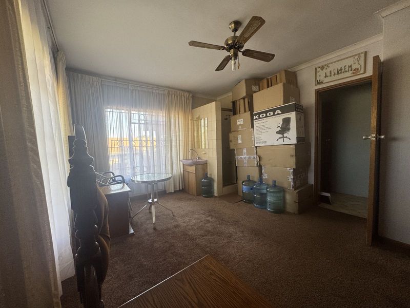 House For Sale in Laudium Ext 3 - Photo 6