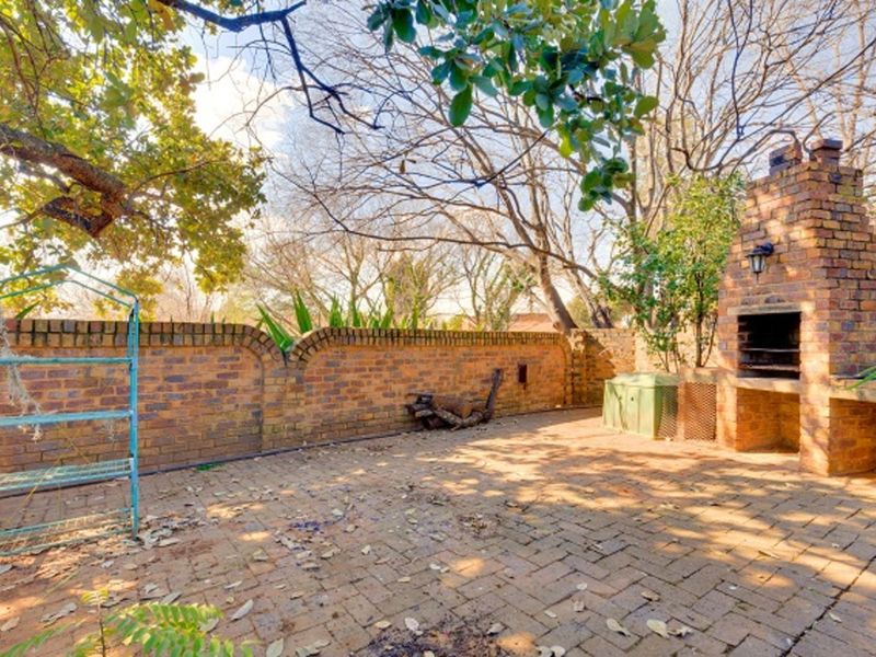 House For Sale in Eldoraigne - Photo 10