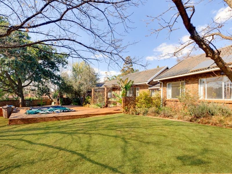 House For Sale in Eldoraigne - Photo 2