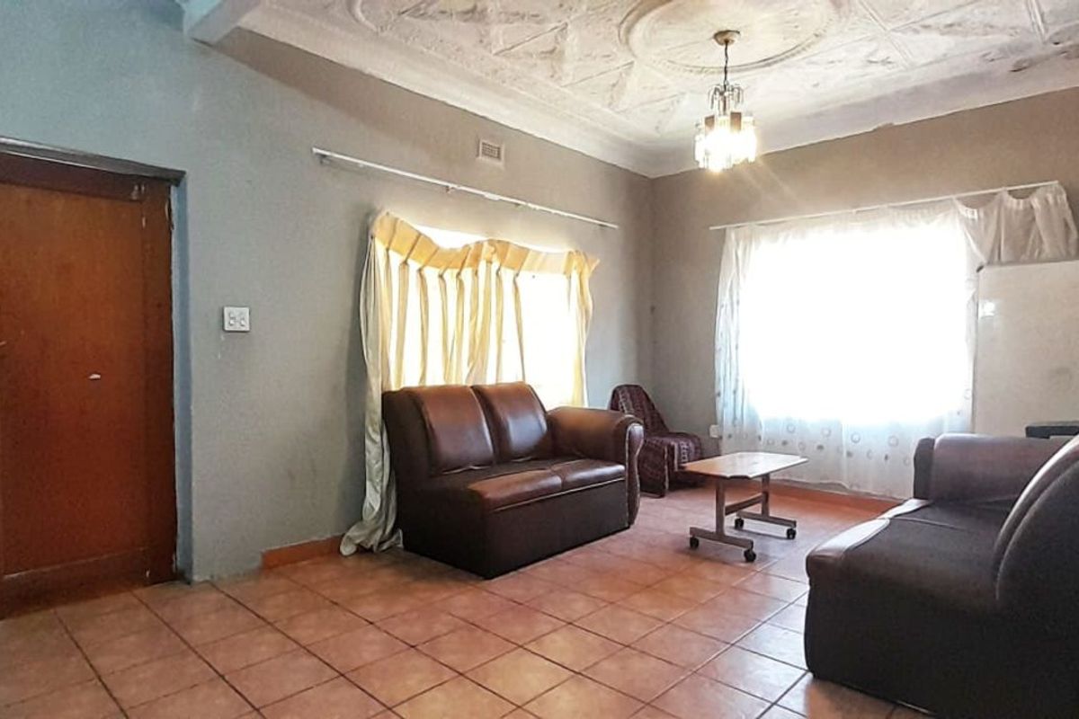 House For Sale in Forest Hill - Photo 3