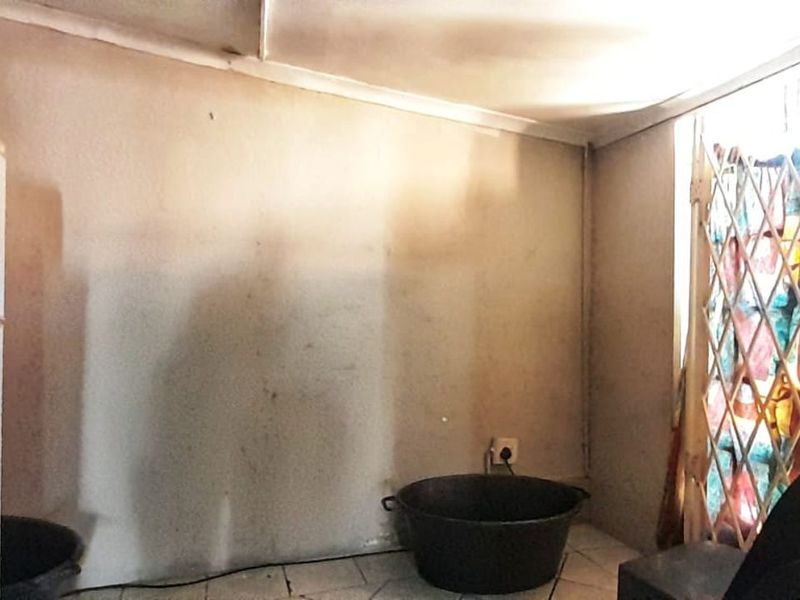 House For Sale in Forest Hill - Photo 5