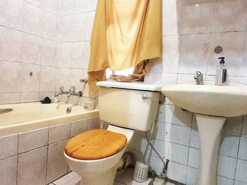 House For Sale in Forest Hill - Photo 6